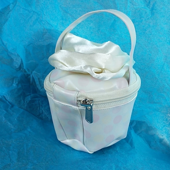 NWOT Cute Little Sweetheart Cupcake Bag 🌼 - Picture 12 of 12